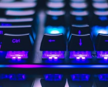 Klik czy szept? Mechaniczna vs membranowa — wybierz klawiaturę, która pasuje do Ciebie