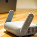 Zamknij hakerom drzwi: zrób z domowego Wi‑Fi cyfrową twierdzę w 30 minut