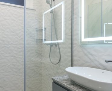 Prysznic, który robi wrażenie: 20 inspiracji na piękną i funkcjonalną łazienkę