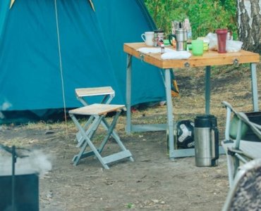 Pakuj plecak! Sprytny niezbędnik na kemping, który ułatwi każdy wypad