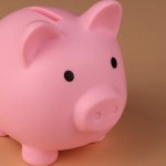 Małe kroki, duże oszczędności: codzienne nawyki, które budują Twoją poduszkę finansową