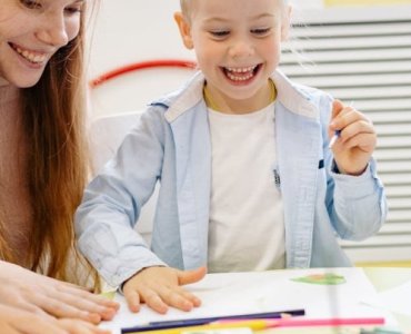 Po szkole rosną skrzydła: jak wybrać pasje, które naprawdę rozwiną Twoje dziecko