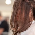 Trendy cięcia midi: fryzury, które odmienią Twój look w 10 minut