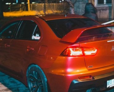 Gdy auto nie chce zapalić: szybki plan awaryjny, który pomoże ruszyć w drogę