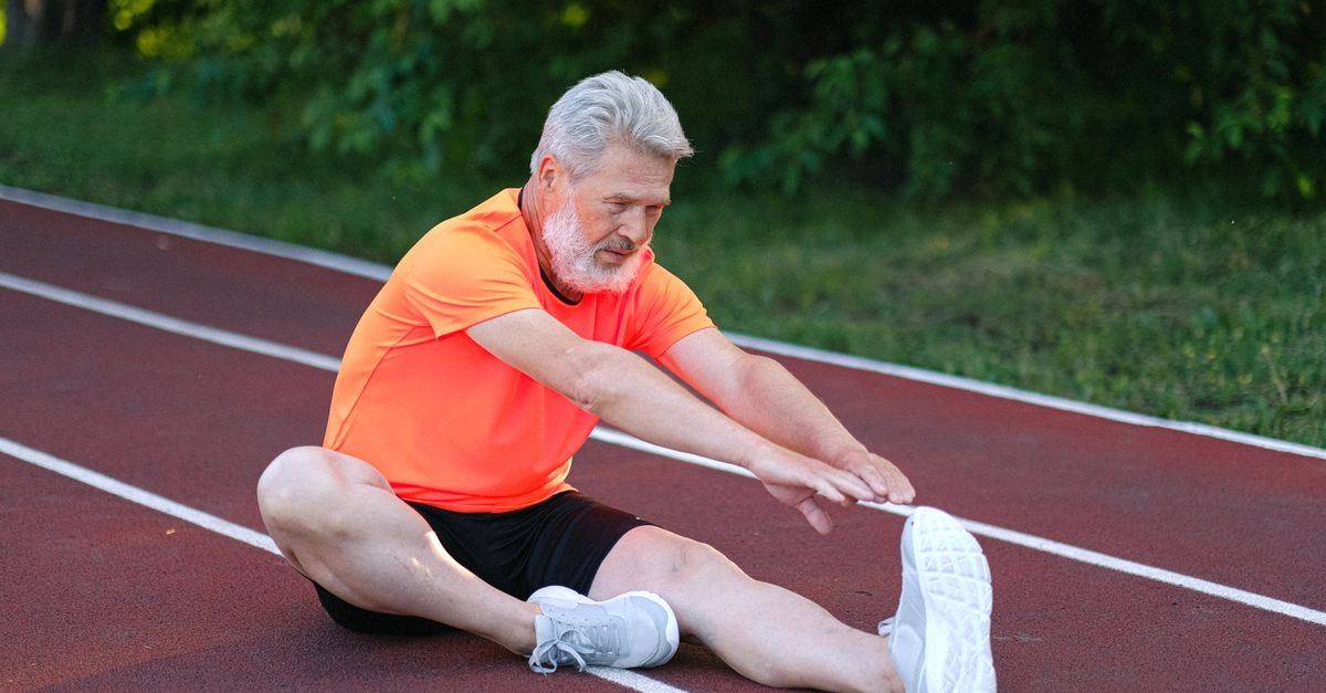 Aktywni po 60-tce: łagodne rozciąganie krok po kroku dla sprawniejszych stawów i lepszego samopoczucia